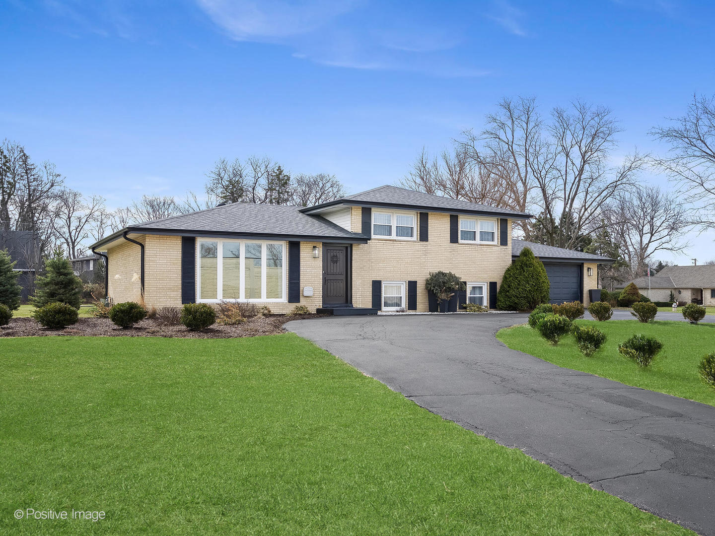 20W065 S Frontage Road