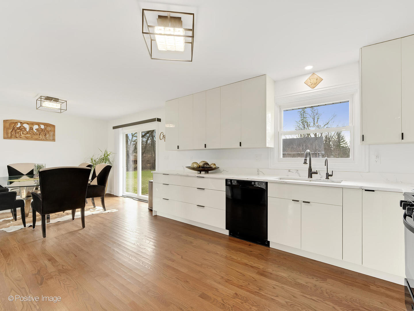 20W065 S Frontage Road