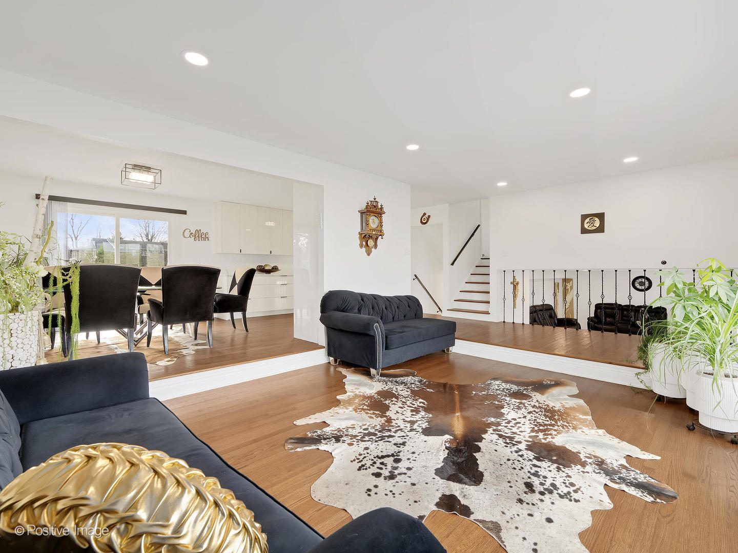 20W065 S Frontage Road