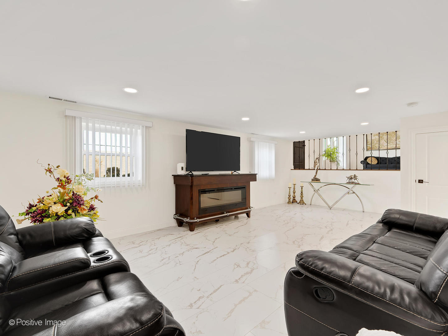 20W065 S Frontage Road