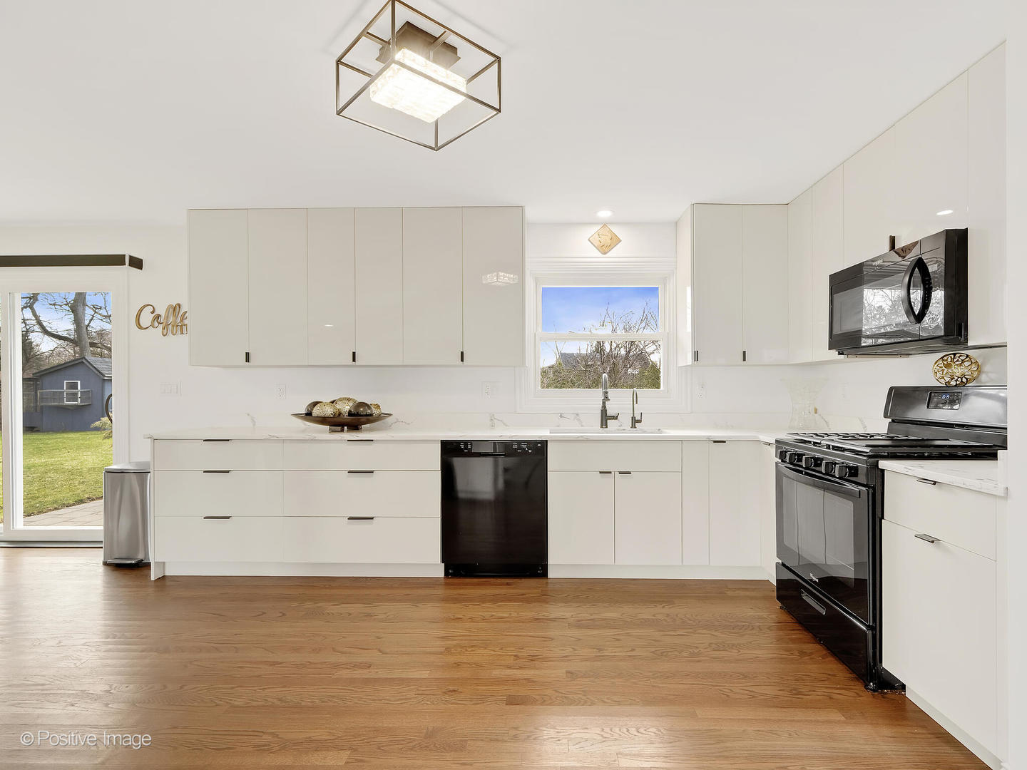 20W065 S Frontage Road