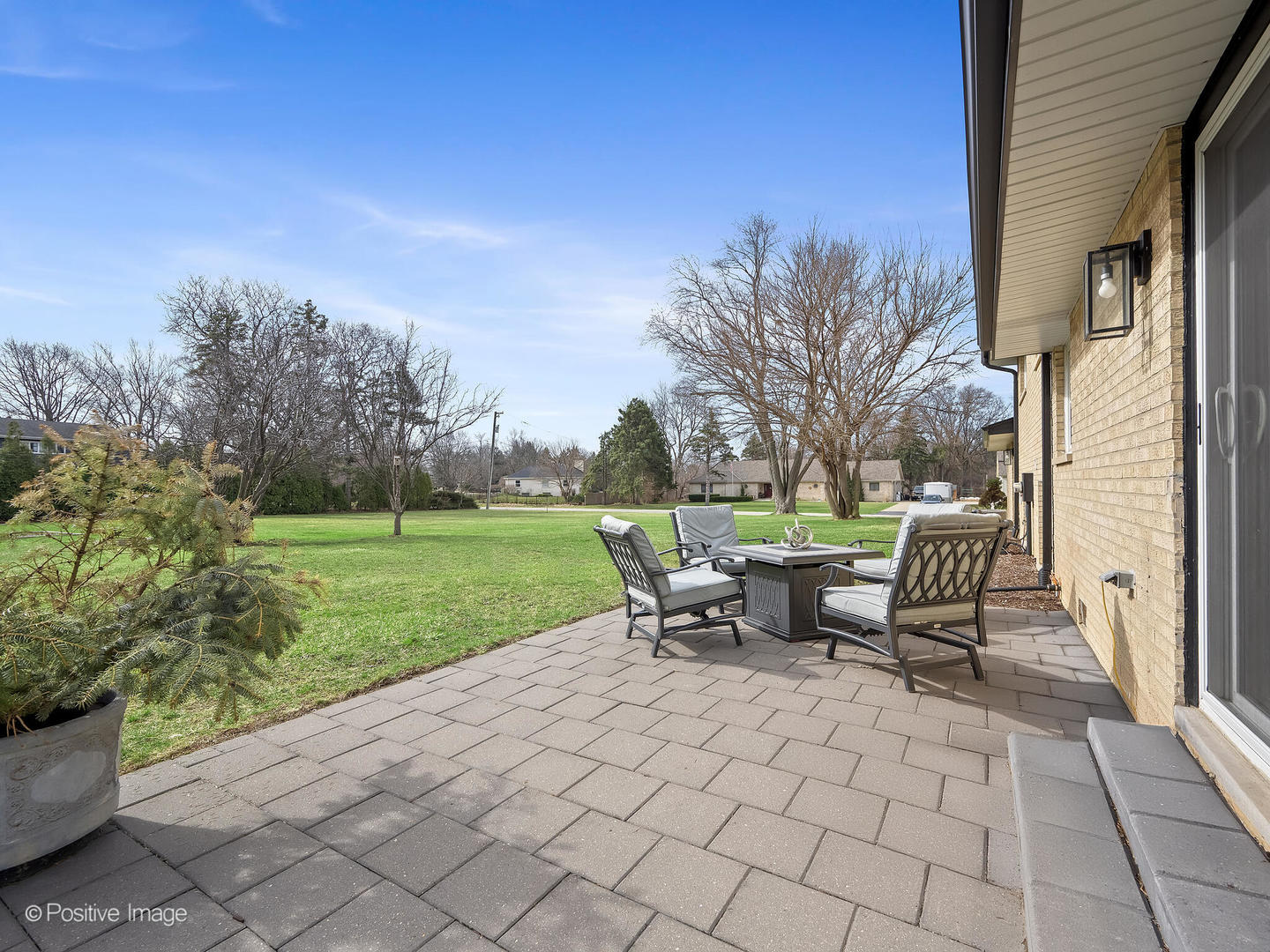 20W065 S Frontage Road