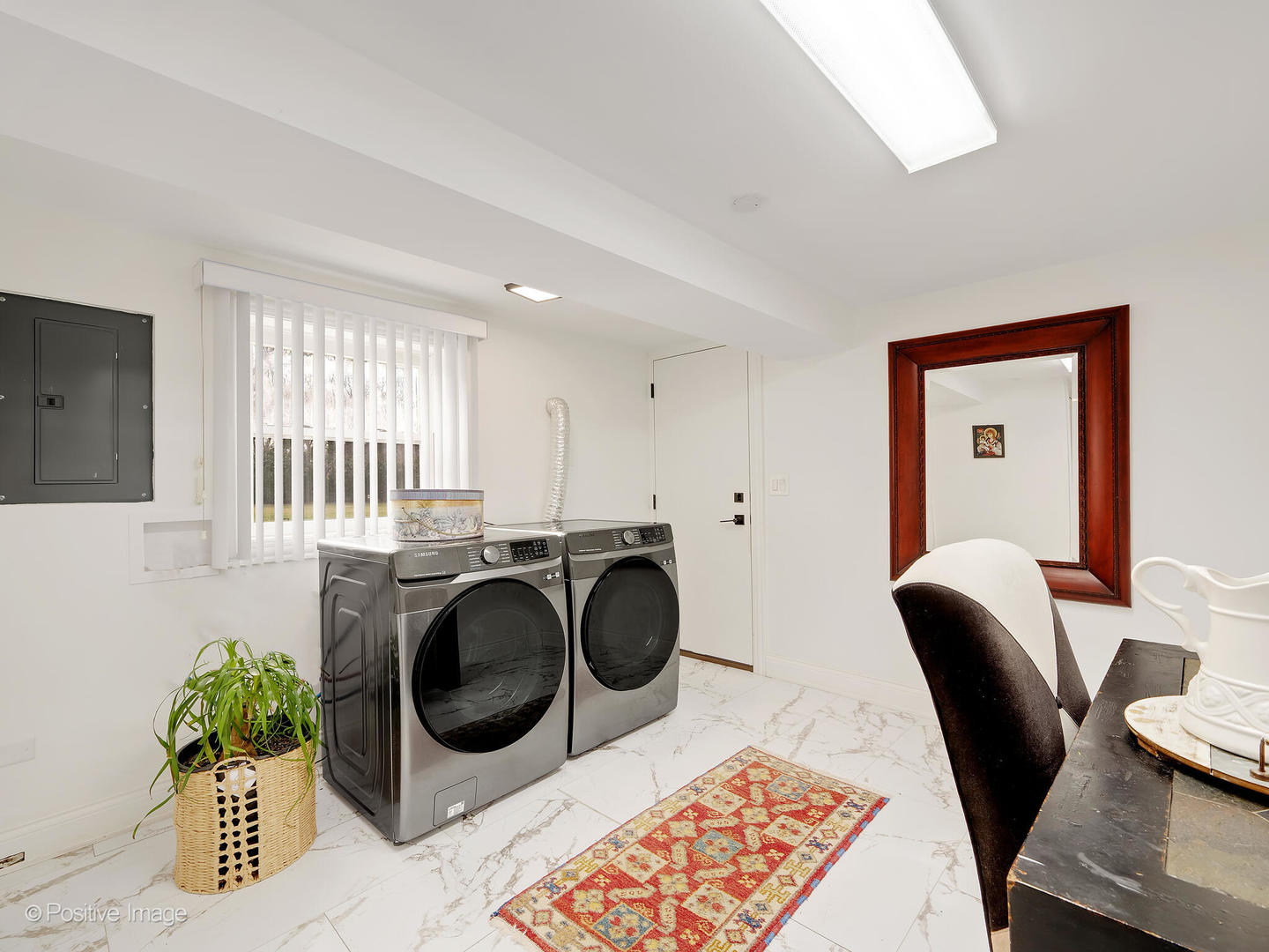 20W065 S Frontage Road