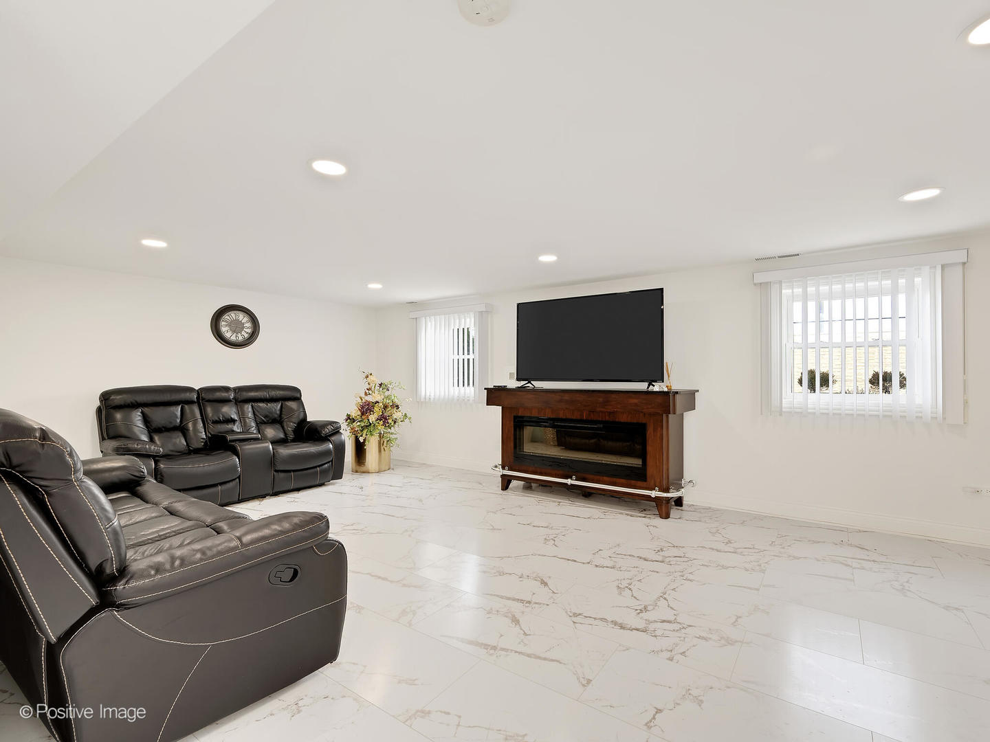 20W065 S Frontage Road