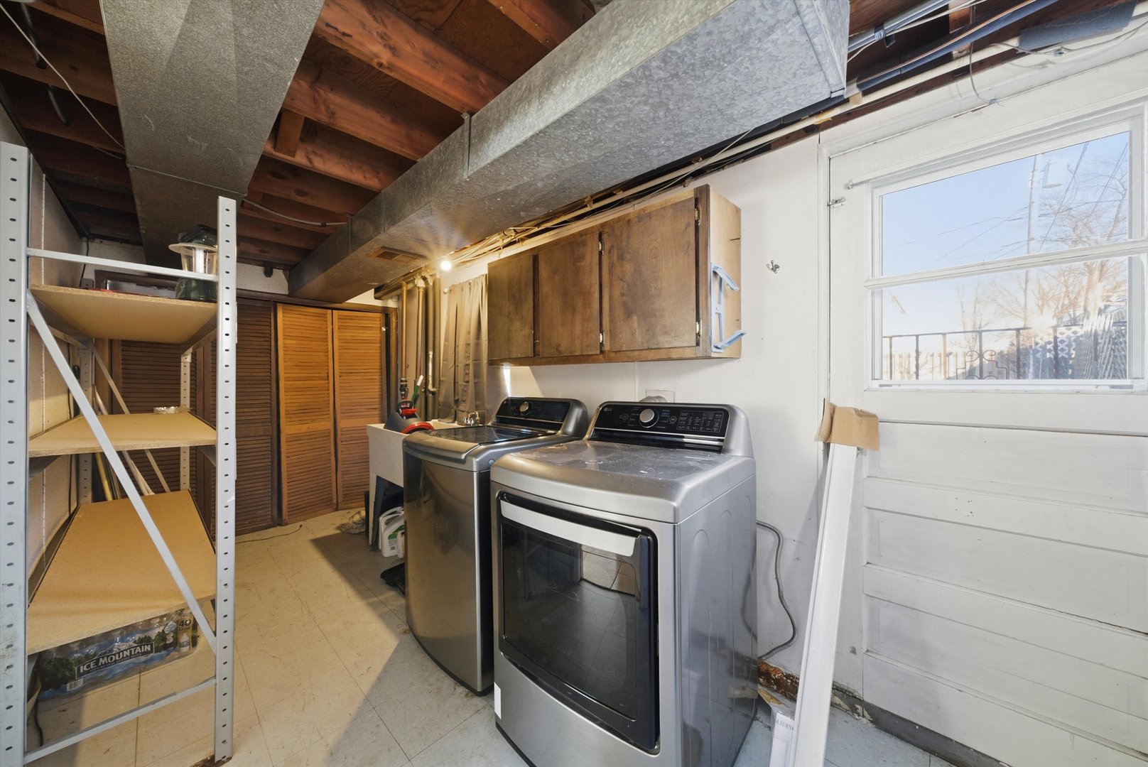 7635 S Oconto Avenue