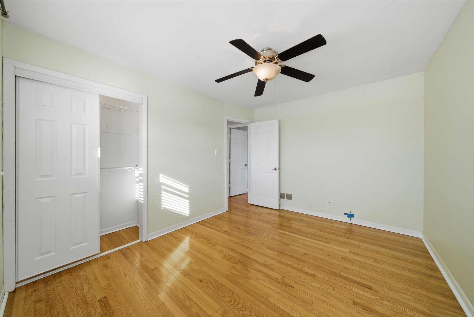 7635 S Oconto Avenue