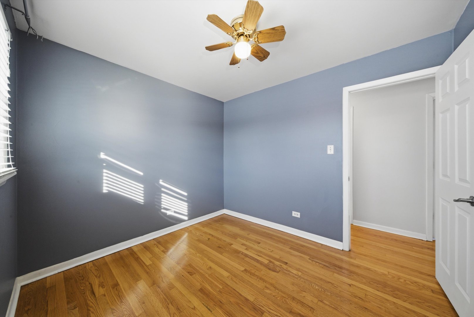 7635 S Oconto Avenue