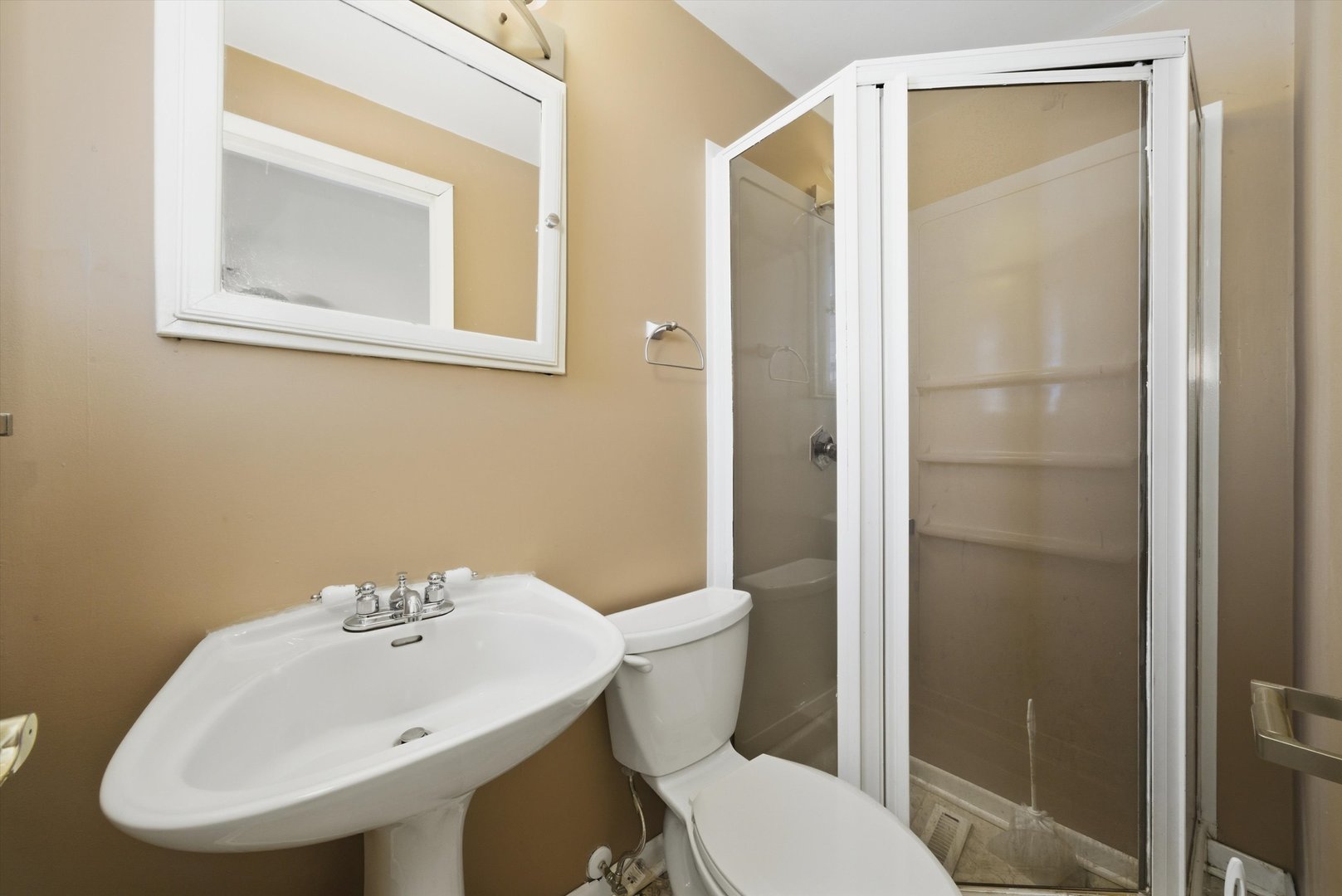 7635 S Oconto Avenue