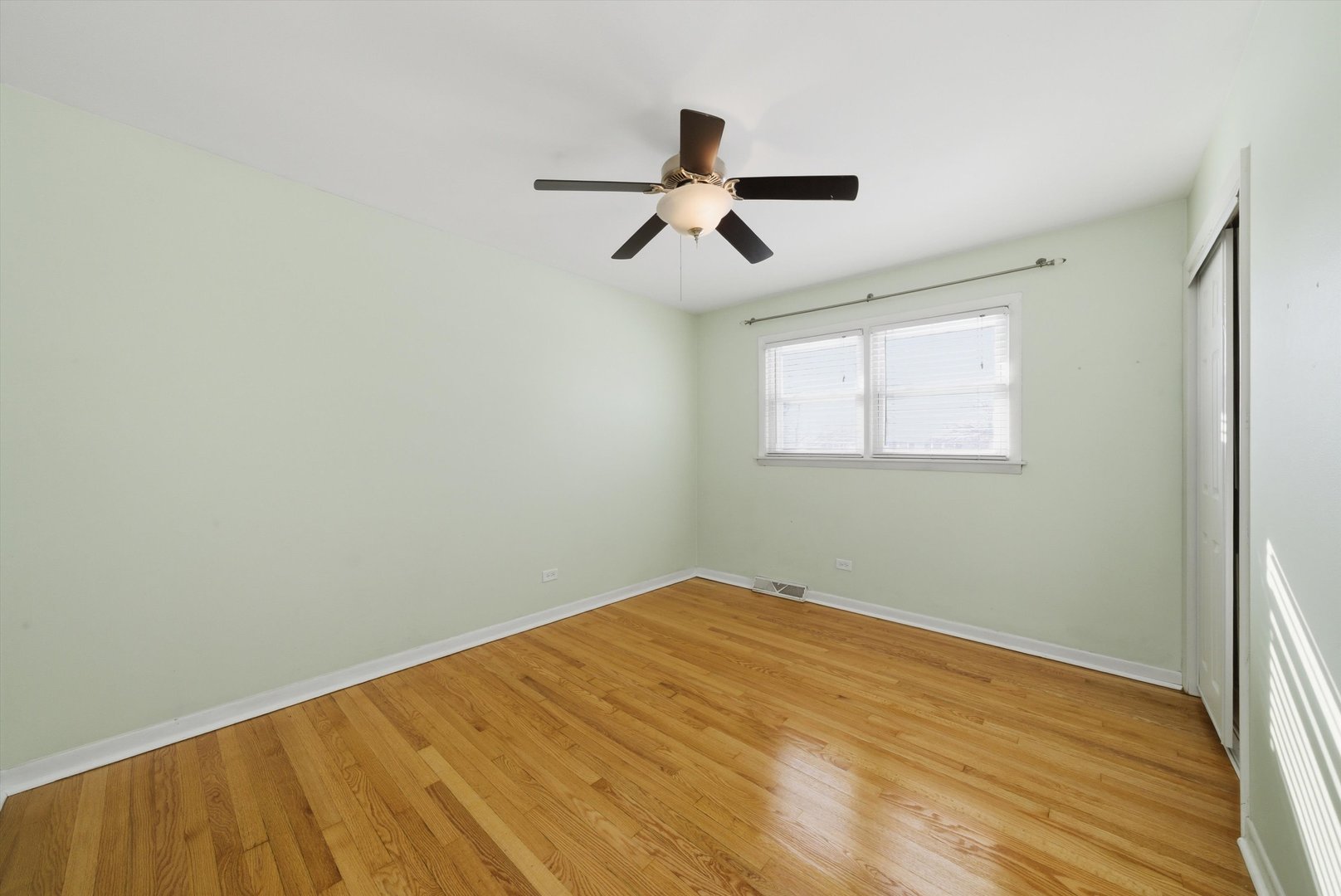 7635 S Oconto Avenue