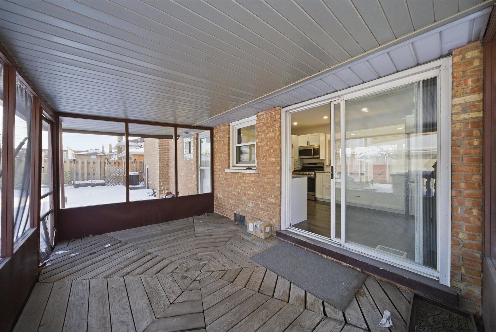 7635 S Oconto Avenue