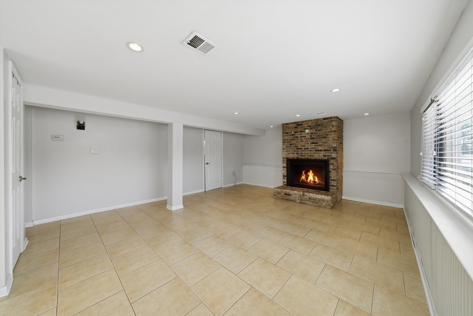 7635 S Oconto Avenue