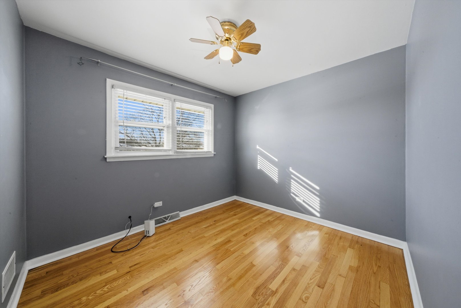 7635 S Oconto Avenue