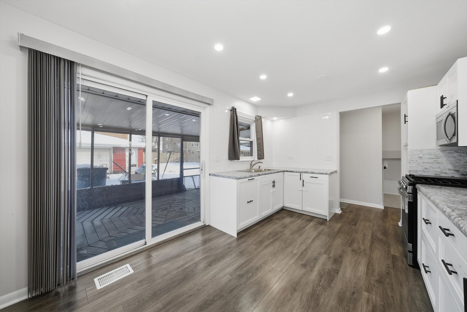 7635 S Oconto Avenue