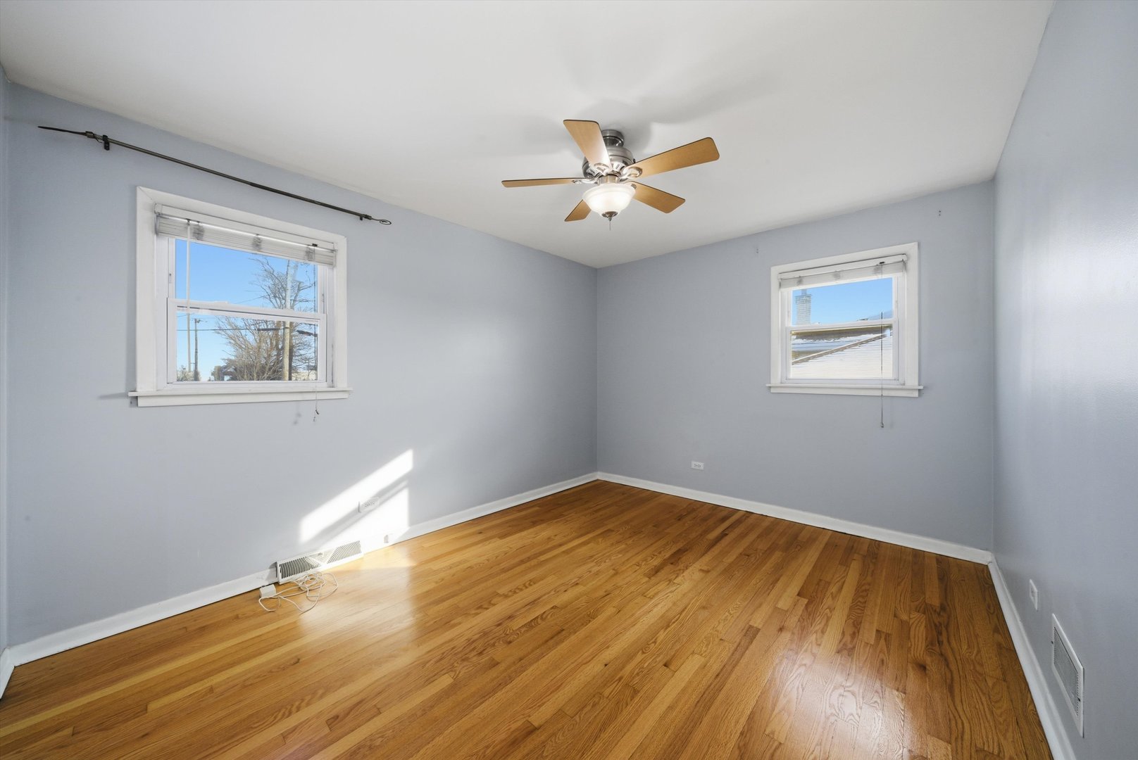 7635 S Oconto Avenue