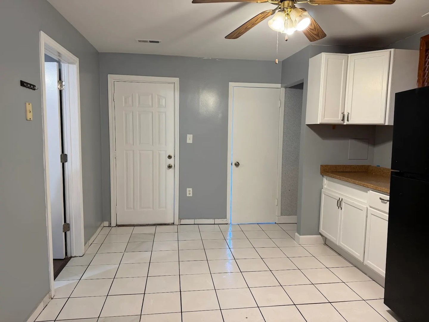 3033 S Kenneth Avenue