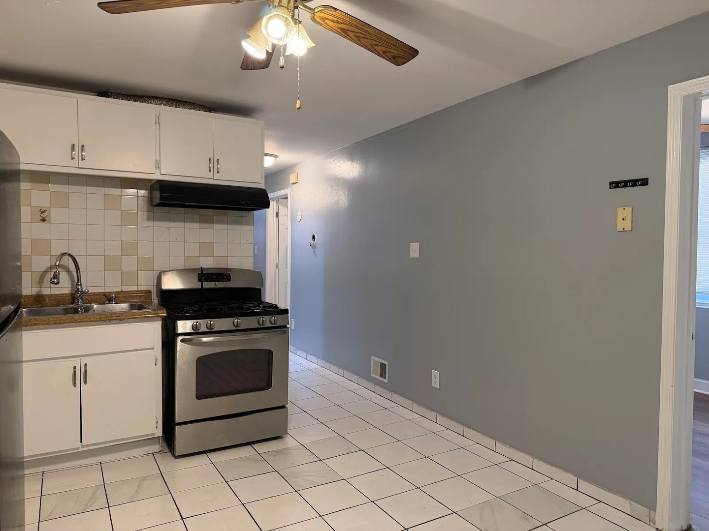 3033 S Kenneth Avenue