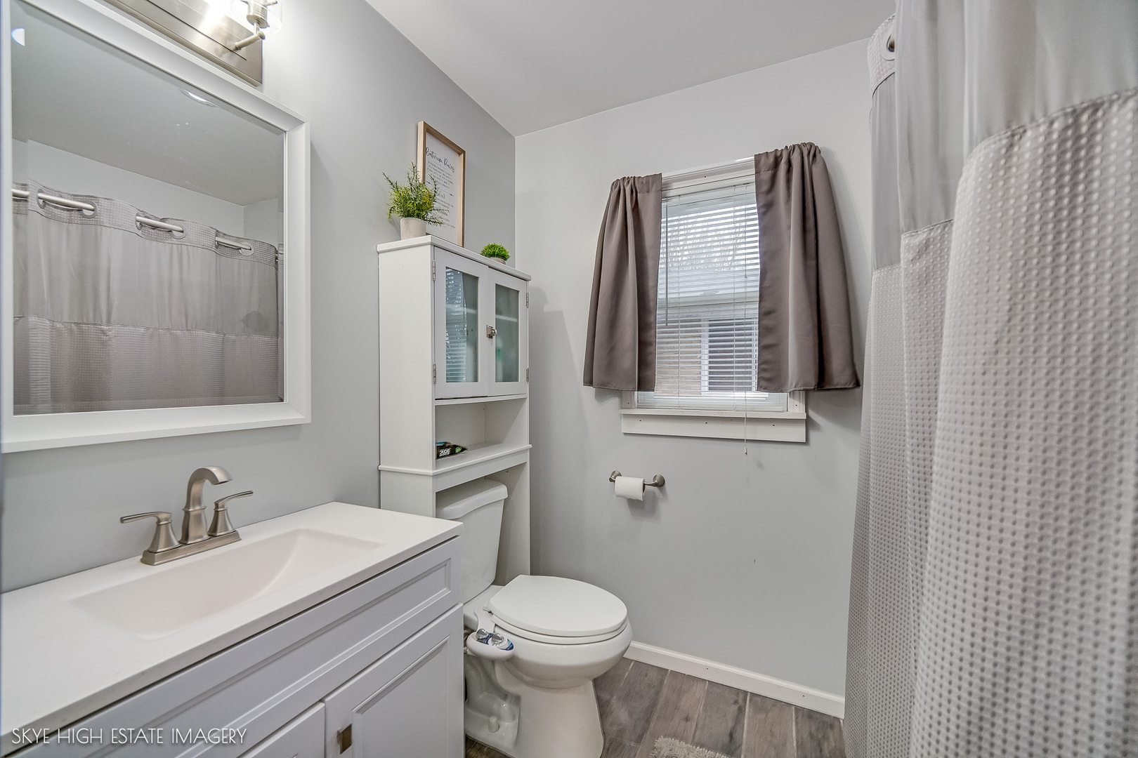 1205 N PRAIRIE Avenue