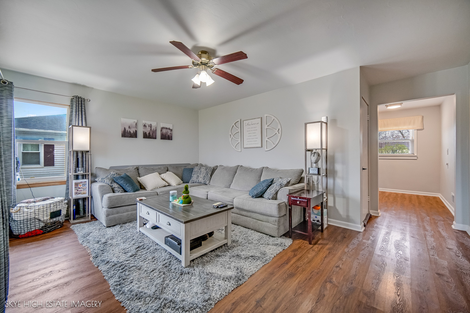 1205 N PRAIRIE Avenue