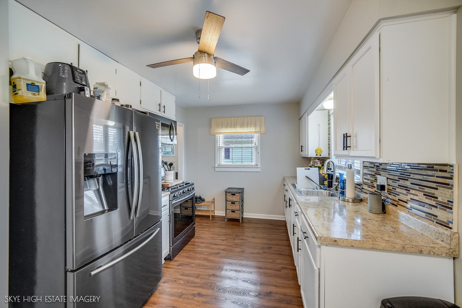 1205 N PRAIRIE Avenue