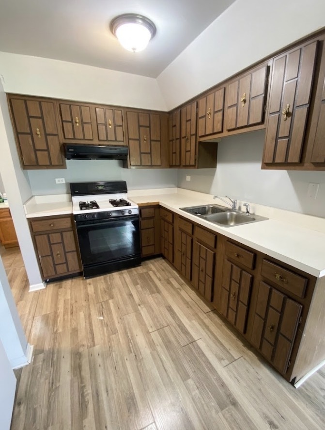 5739 129th Street Unit: 1B