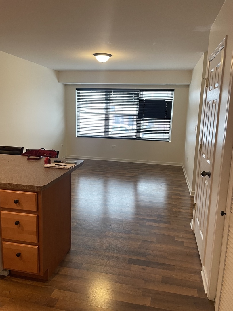 6906-6908 111th Street