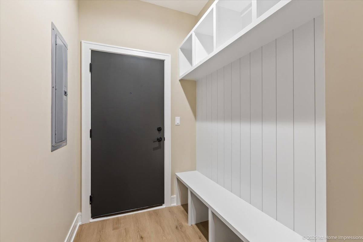 4934 S Champlain Avenue