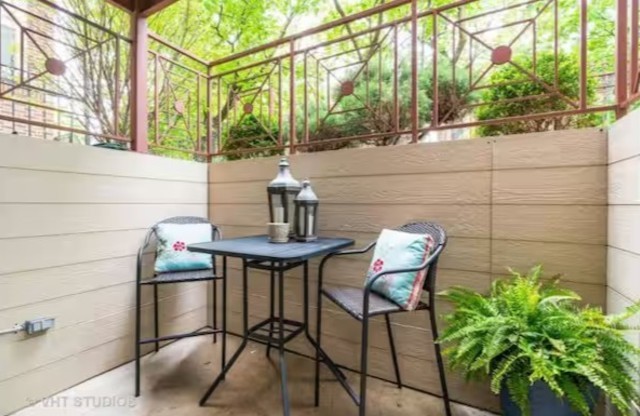 6507 N Bosworth Avenue Unit: G