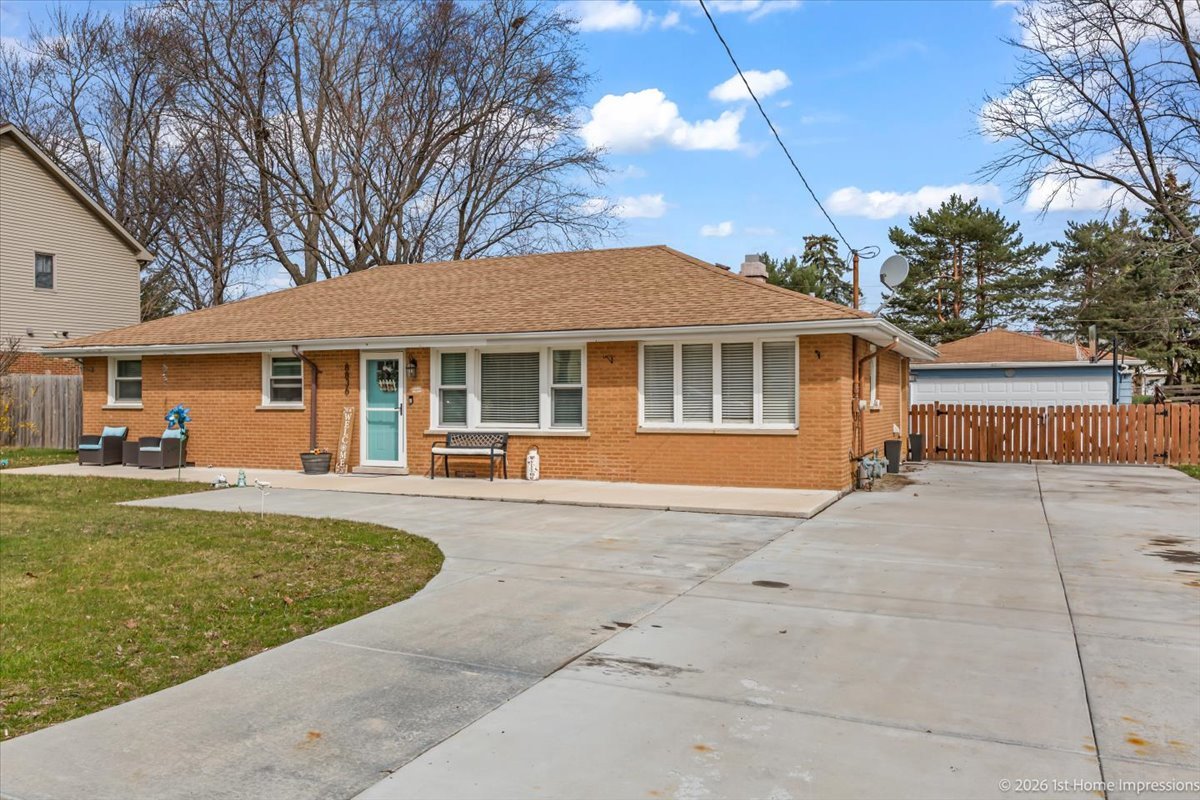 8836 W 93rd Place
