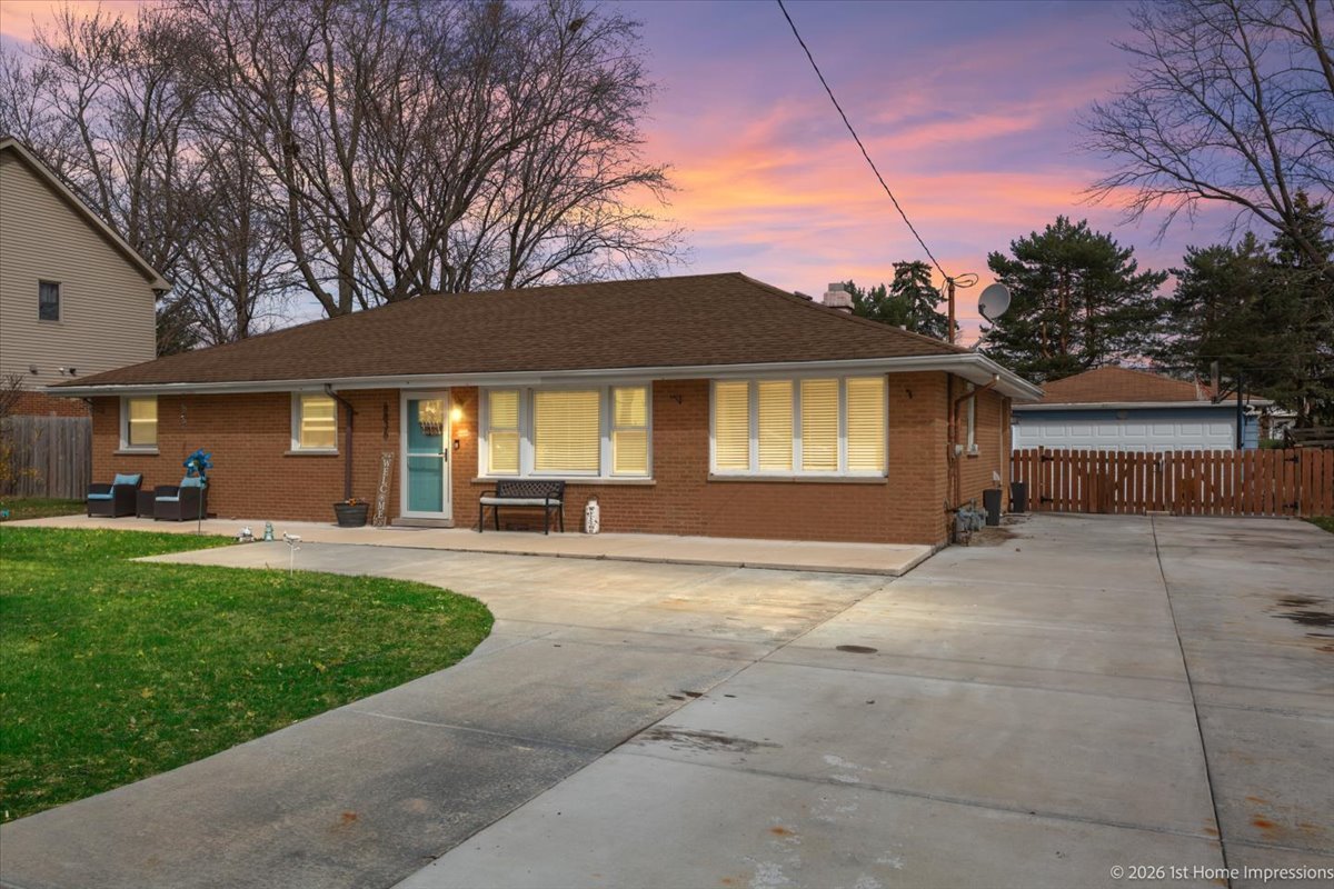 8836 W 93rd Place