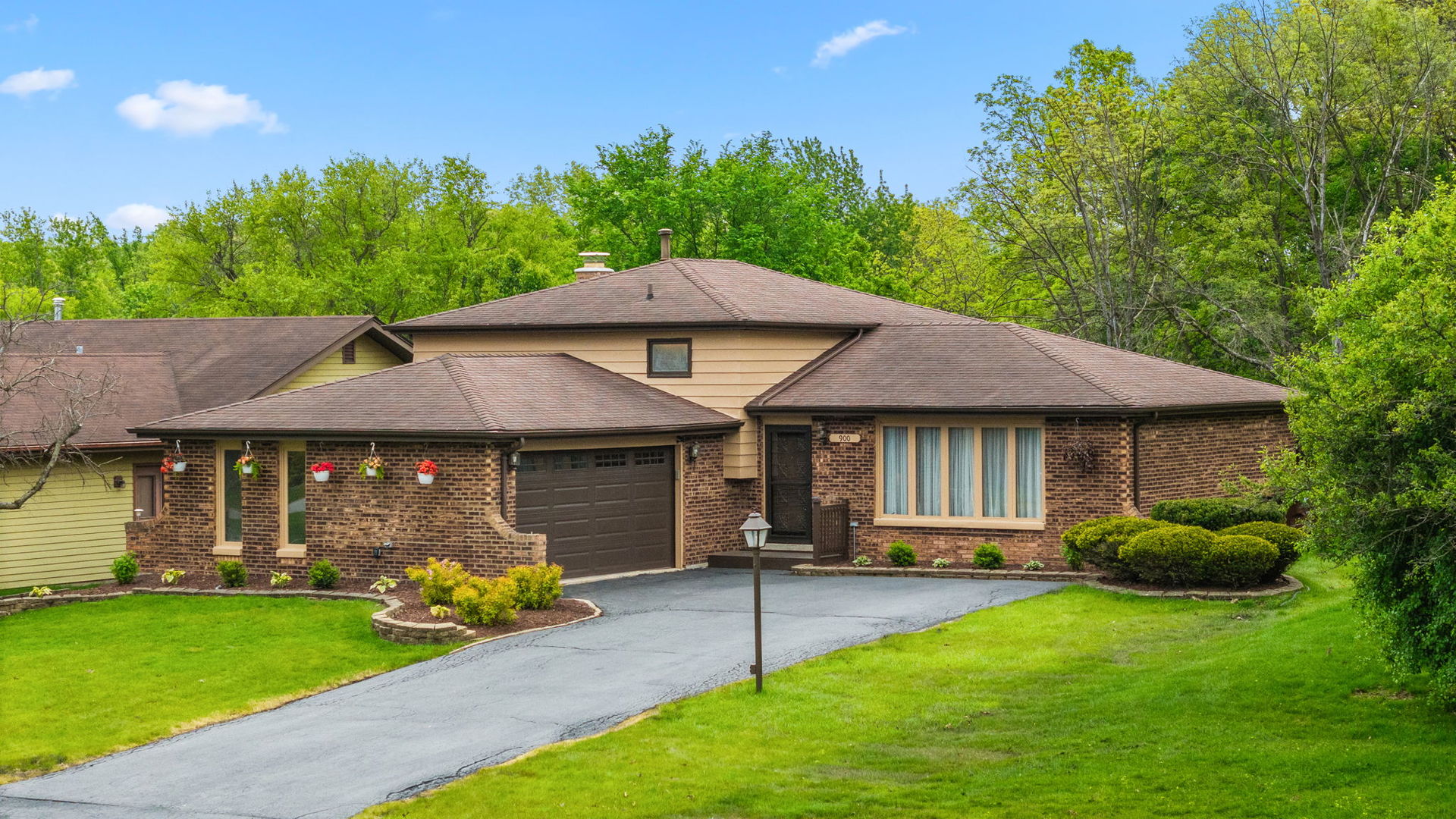 900 Carol Lane