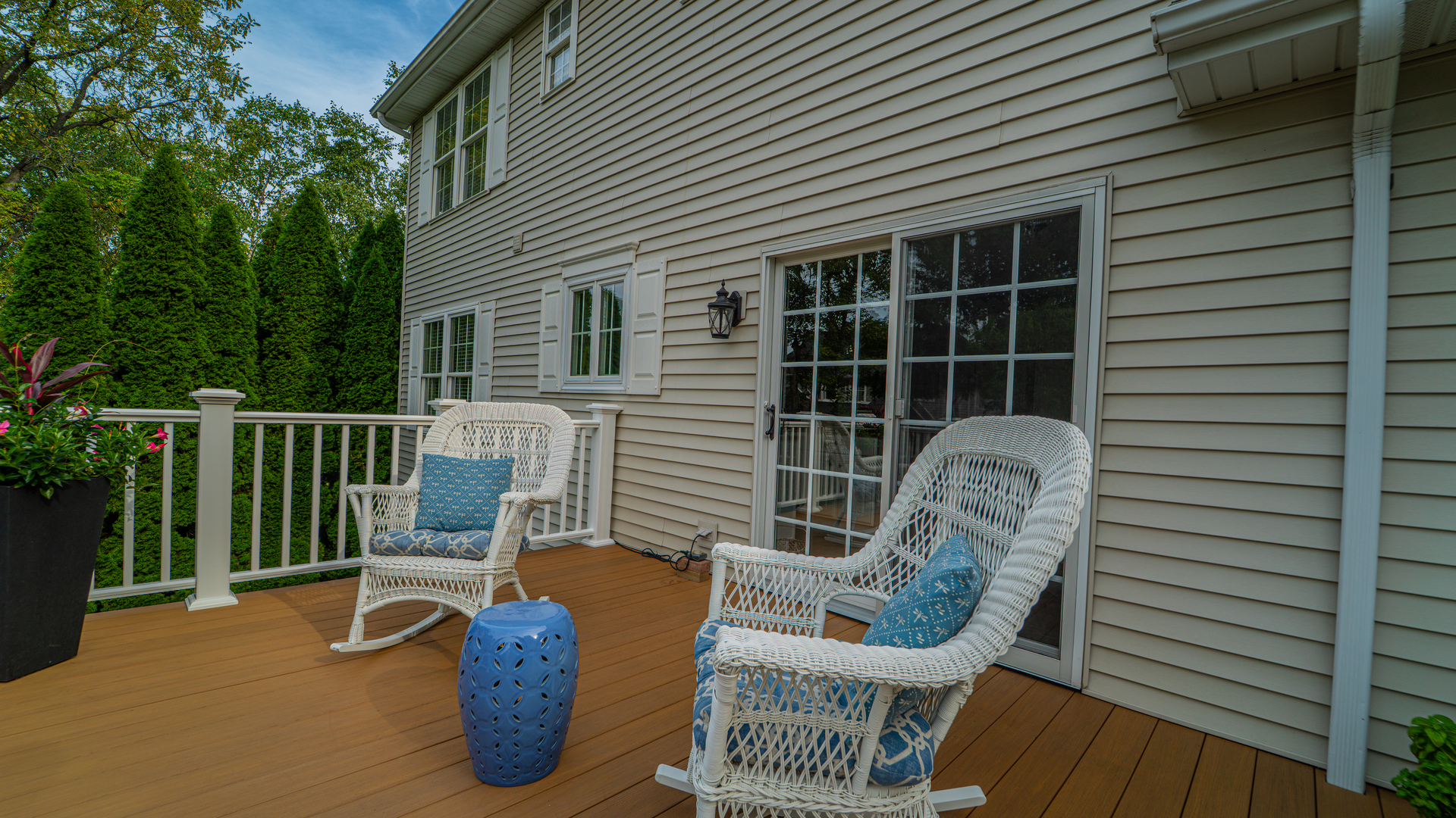 1205 Waterside Lane