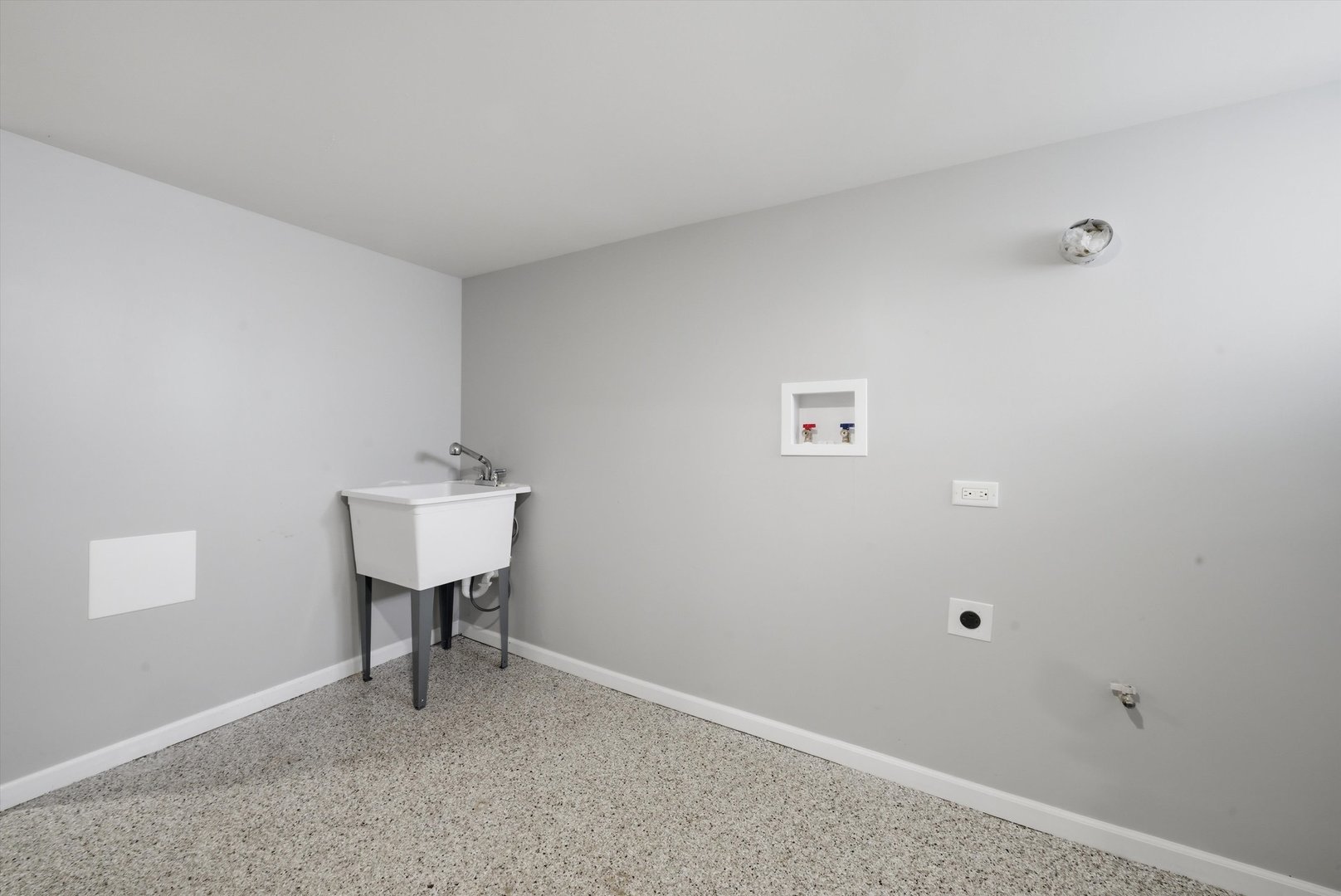 1249 W 73rd Place