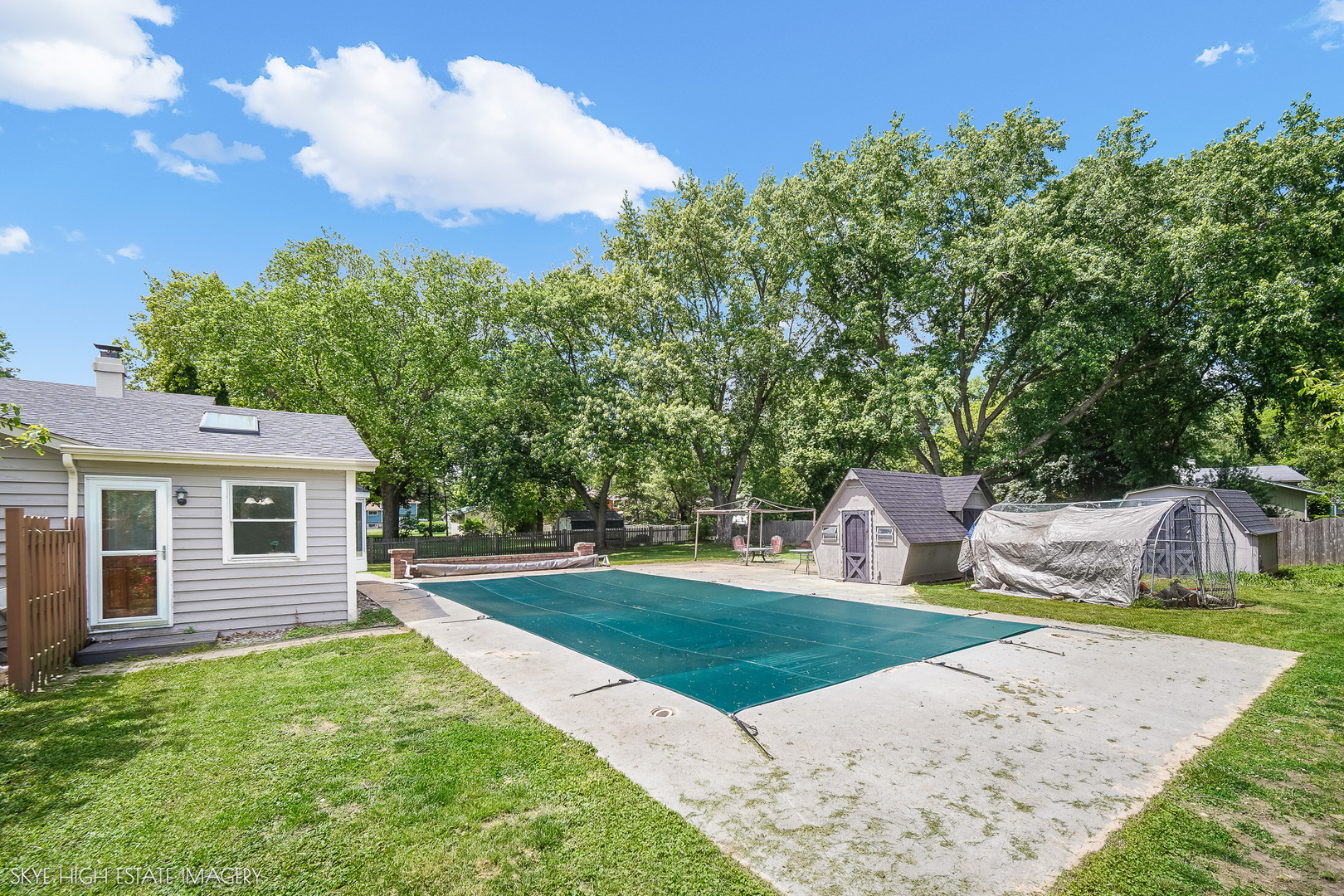 28W516 Leverenz Road