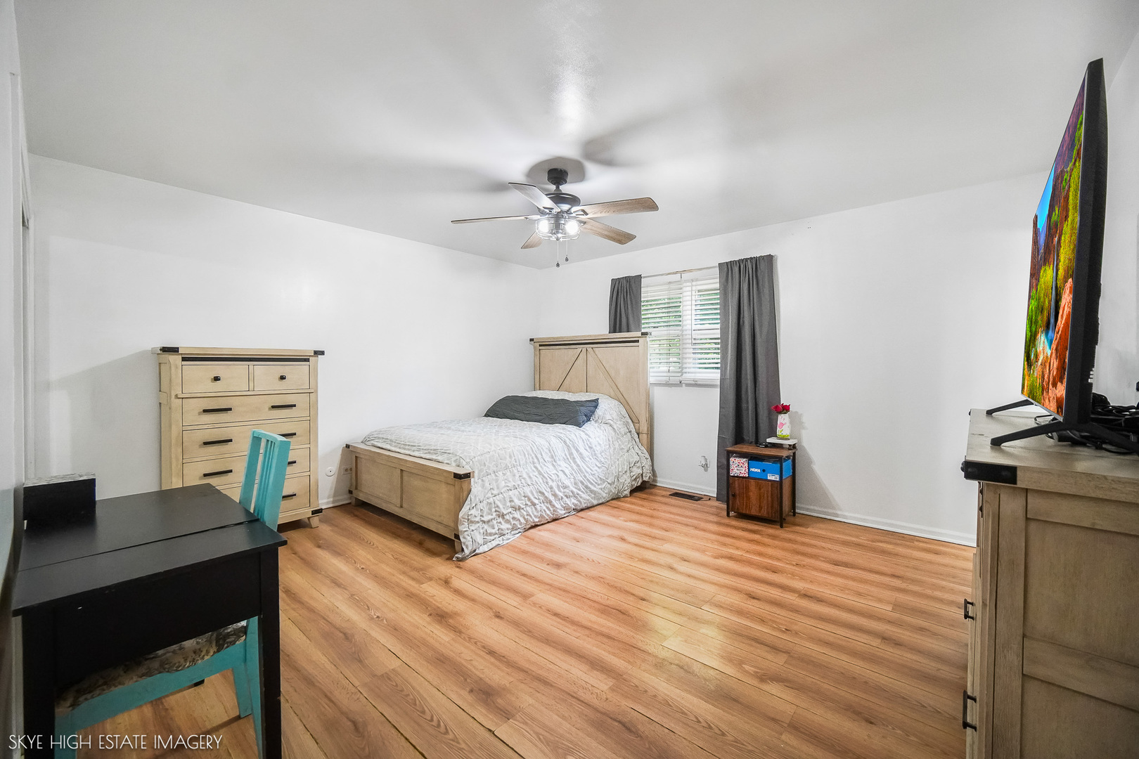 28W516 Leverenz Road