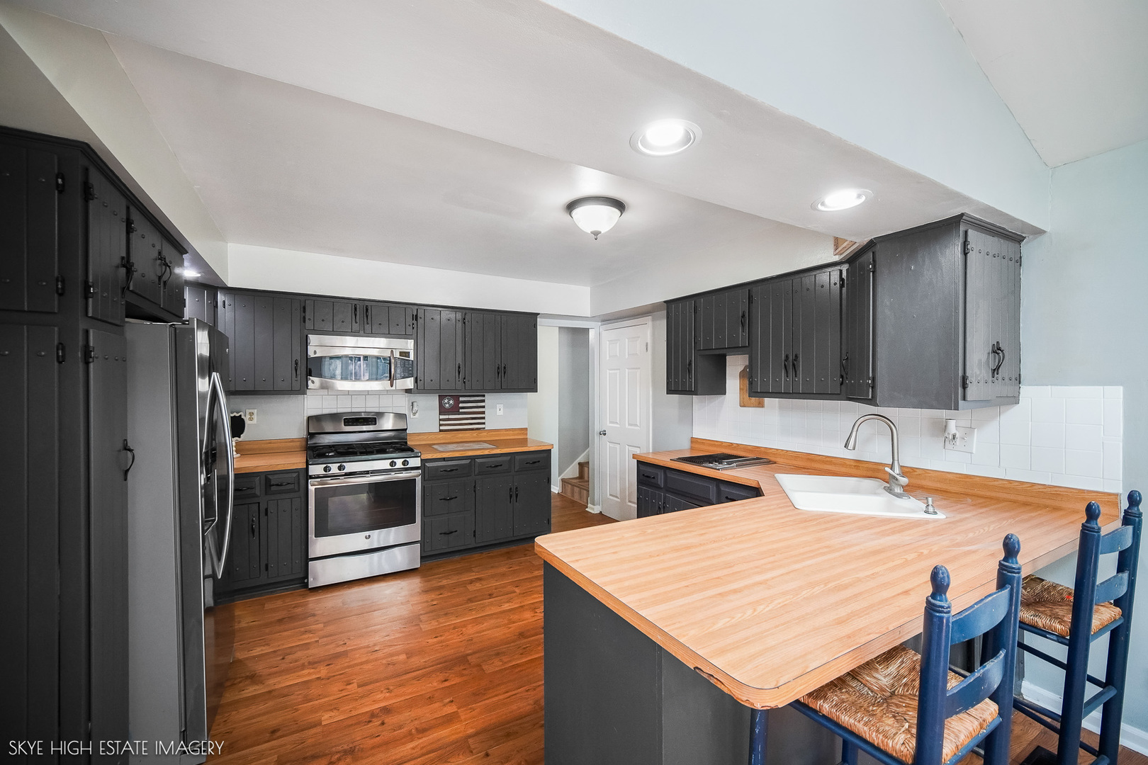 28W516 Leverenz Road