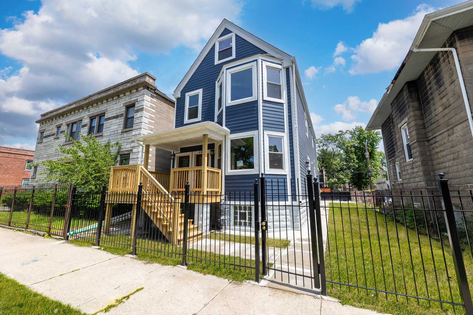 441 N Leclaire Avenue