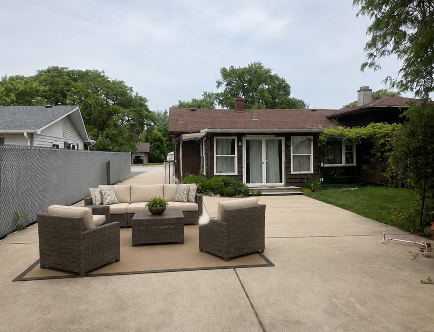 6709 W 88th Place