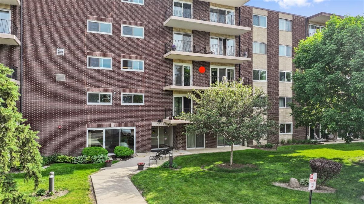5300 Walnut Avenue Unit: 19C