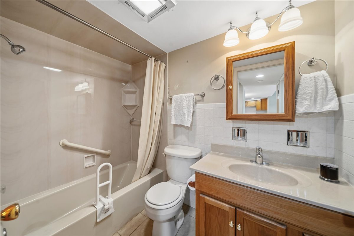 5300 Walnut Avenue Unit: 19C