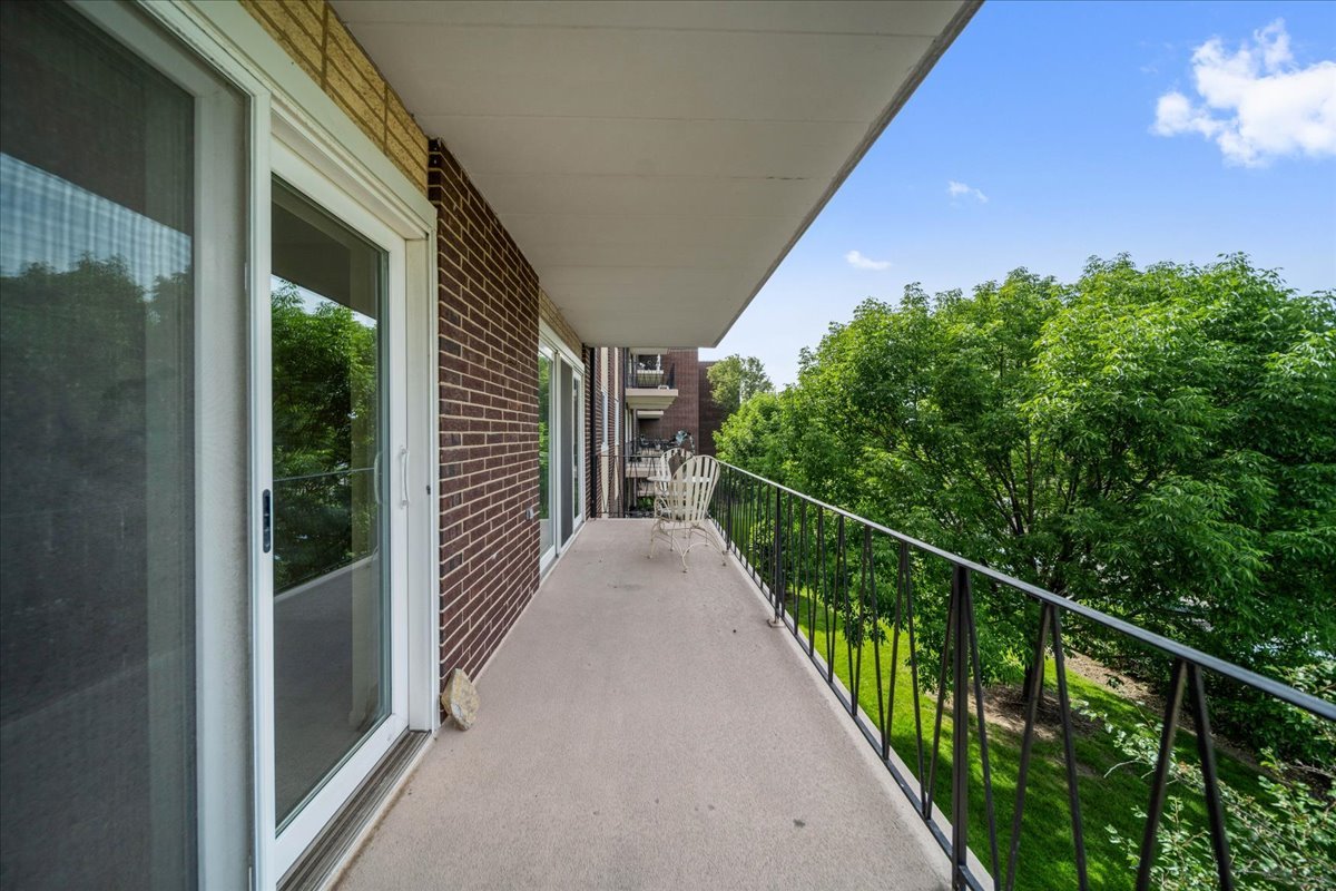 5300 Walnut Avenue Unit: 19C
