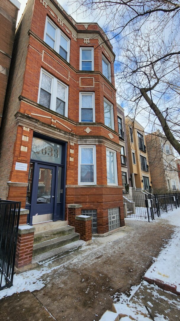 2633 W HADDON Avenue Unit: 2R