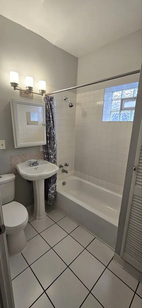 2745 W BELMONT Avenue Unit: 1
