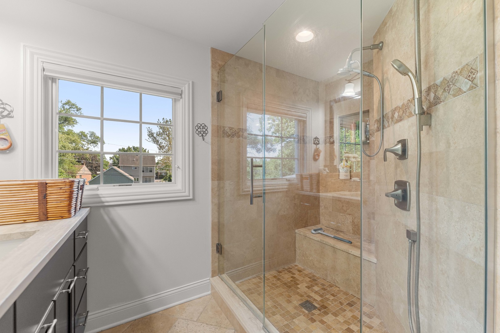 492 W Avery Street