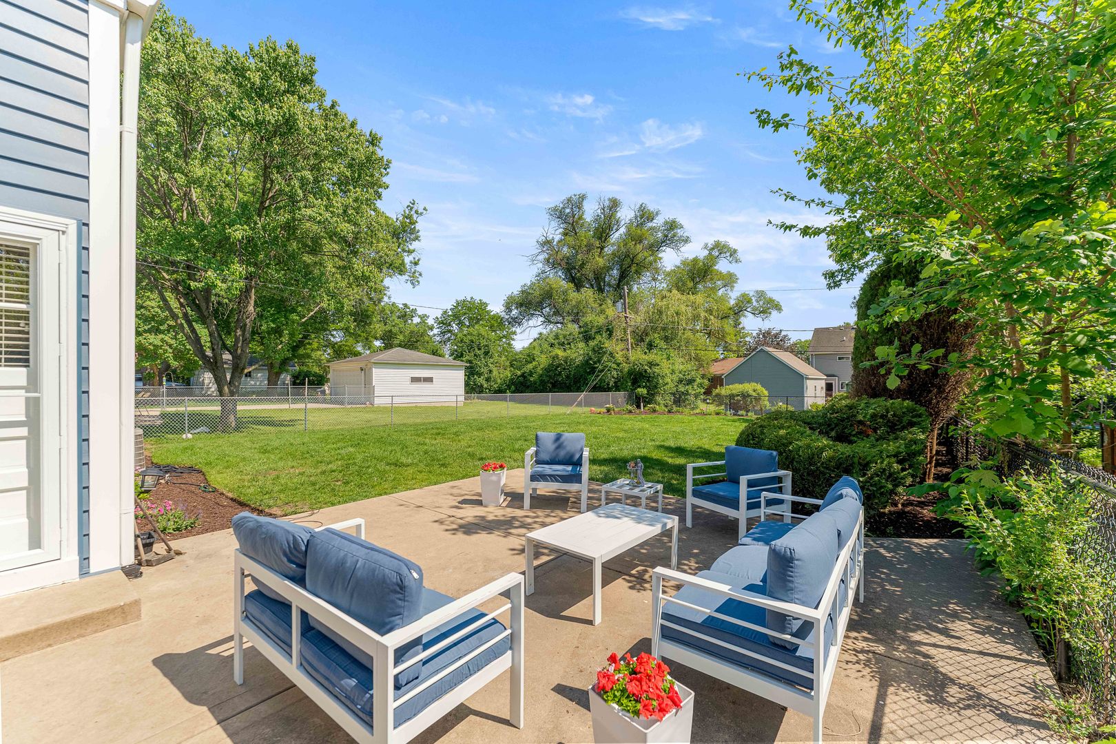 492 W Avery Street