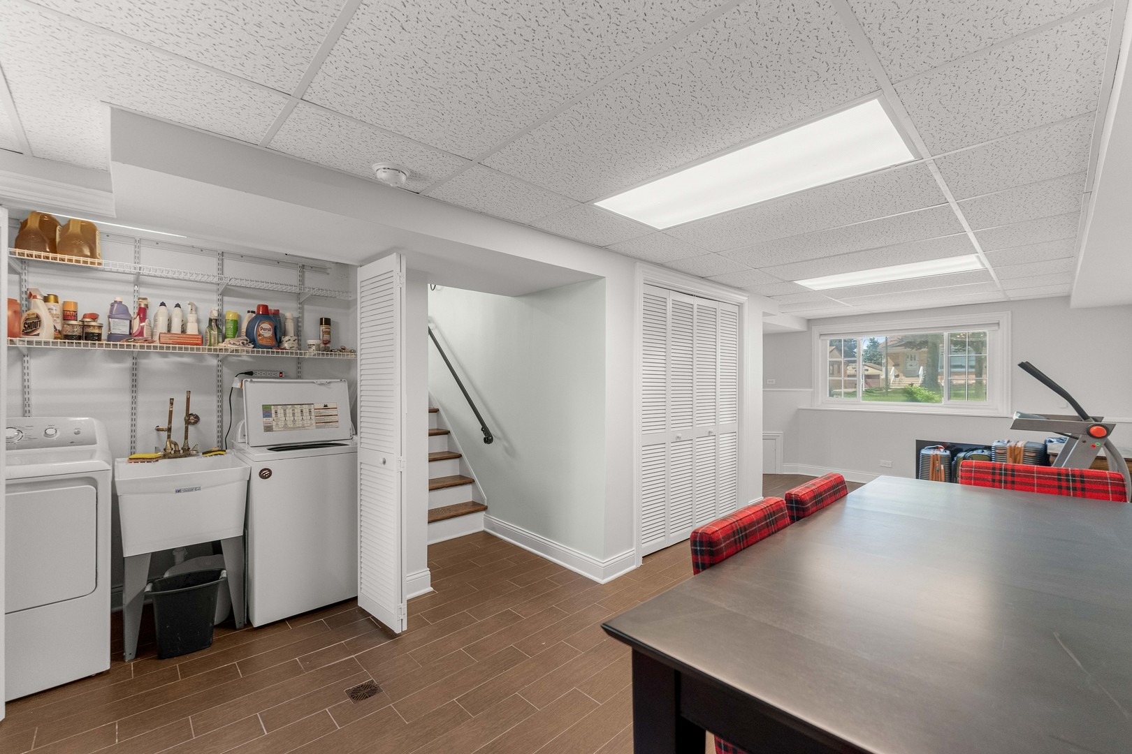 492 W Avery Street
