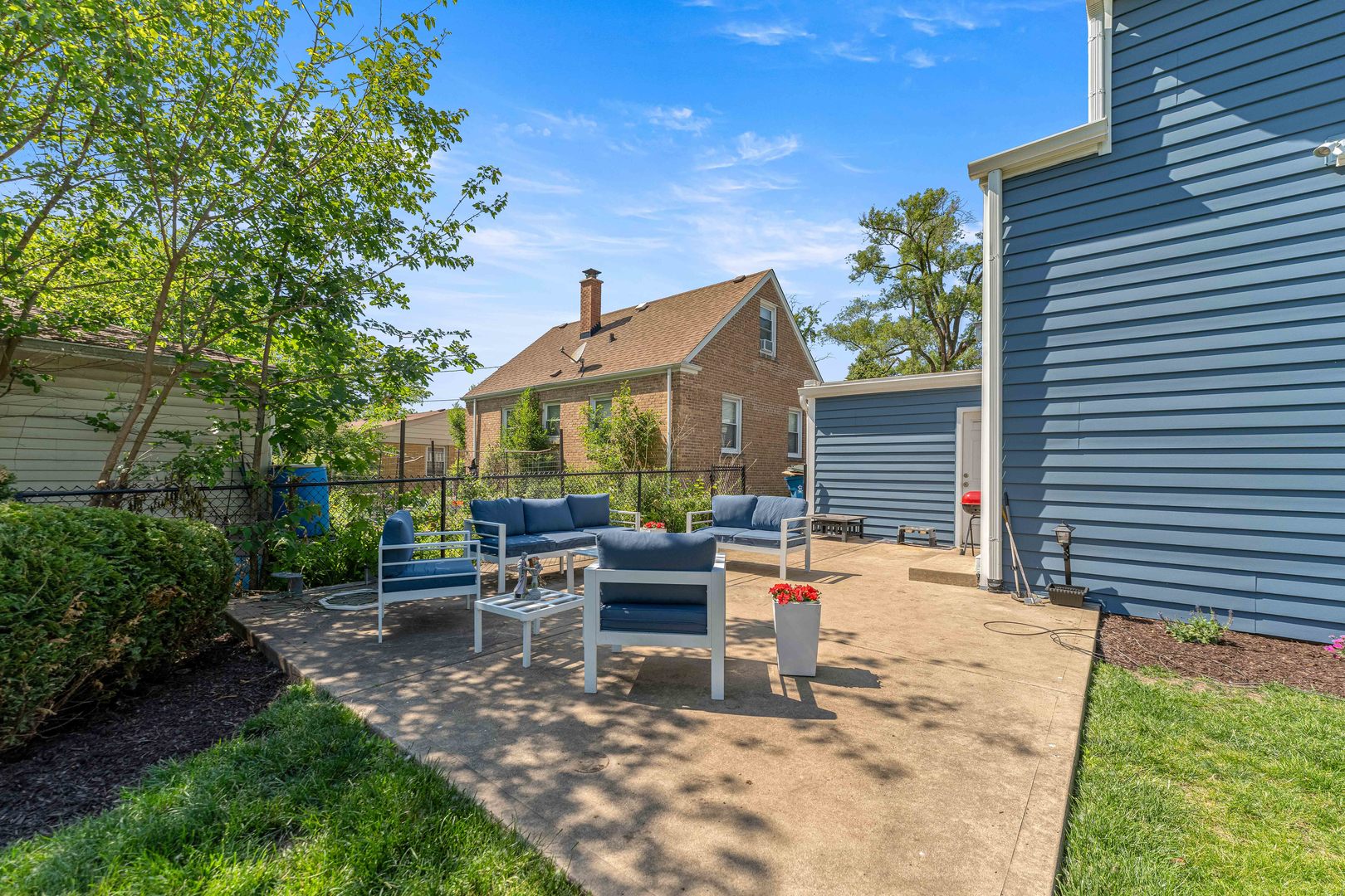 492 W Avery Street
