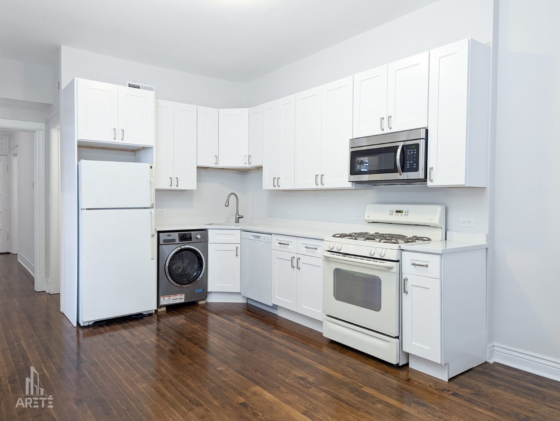 2633 W HADDON Avenue Unit: 3R