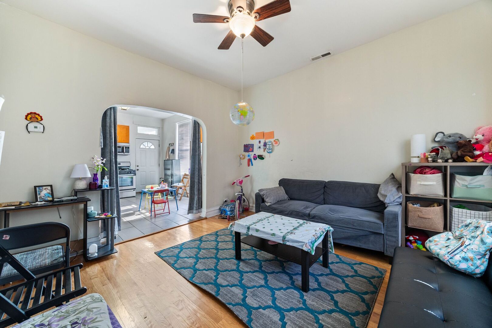 928 S Claremont Avenue Unit: 1R