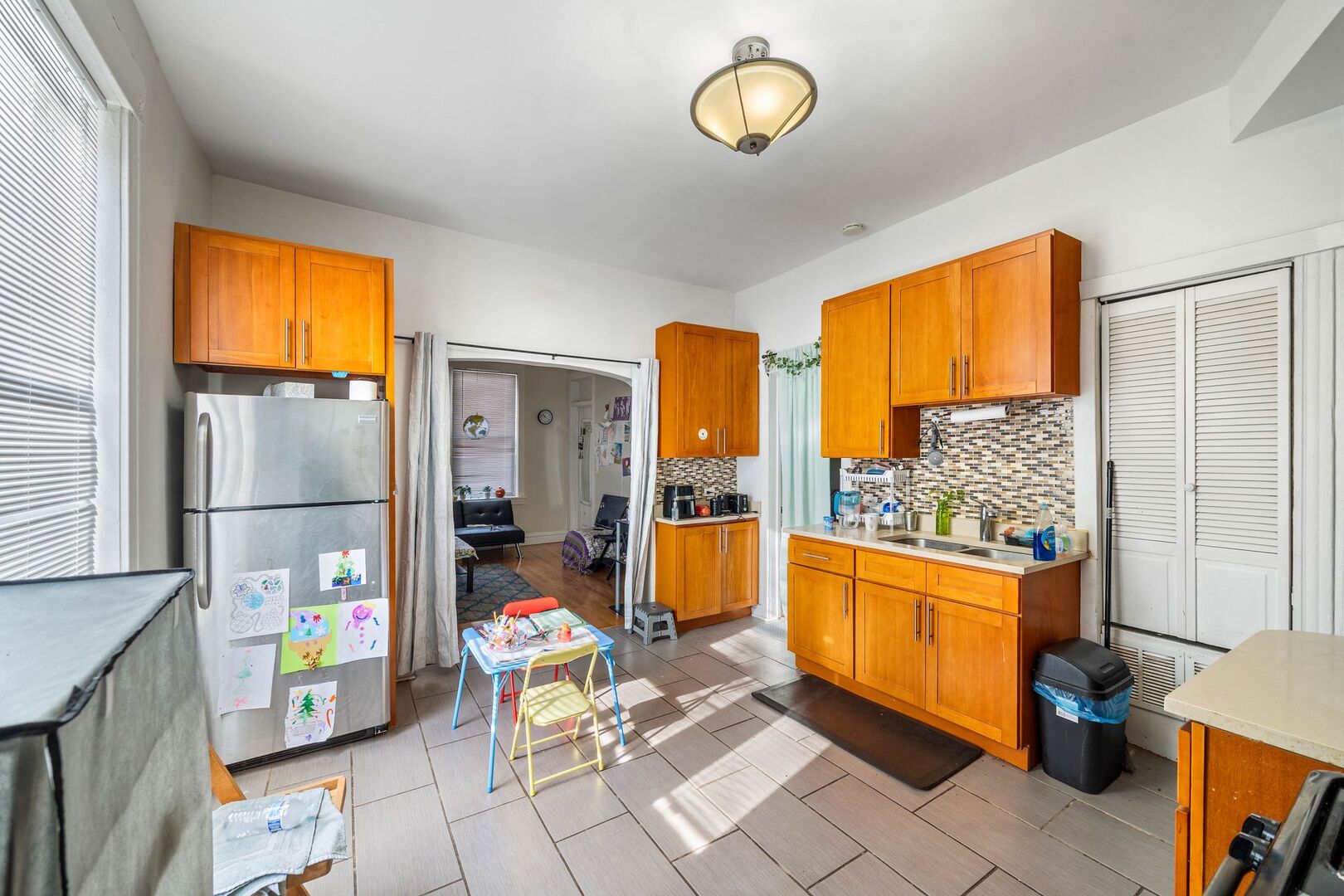 928 S Claremont Avenue Unit: 1R