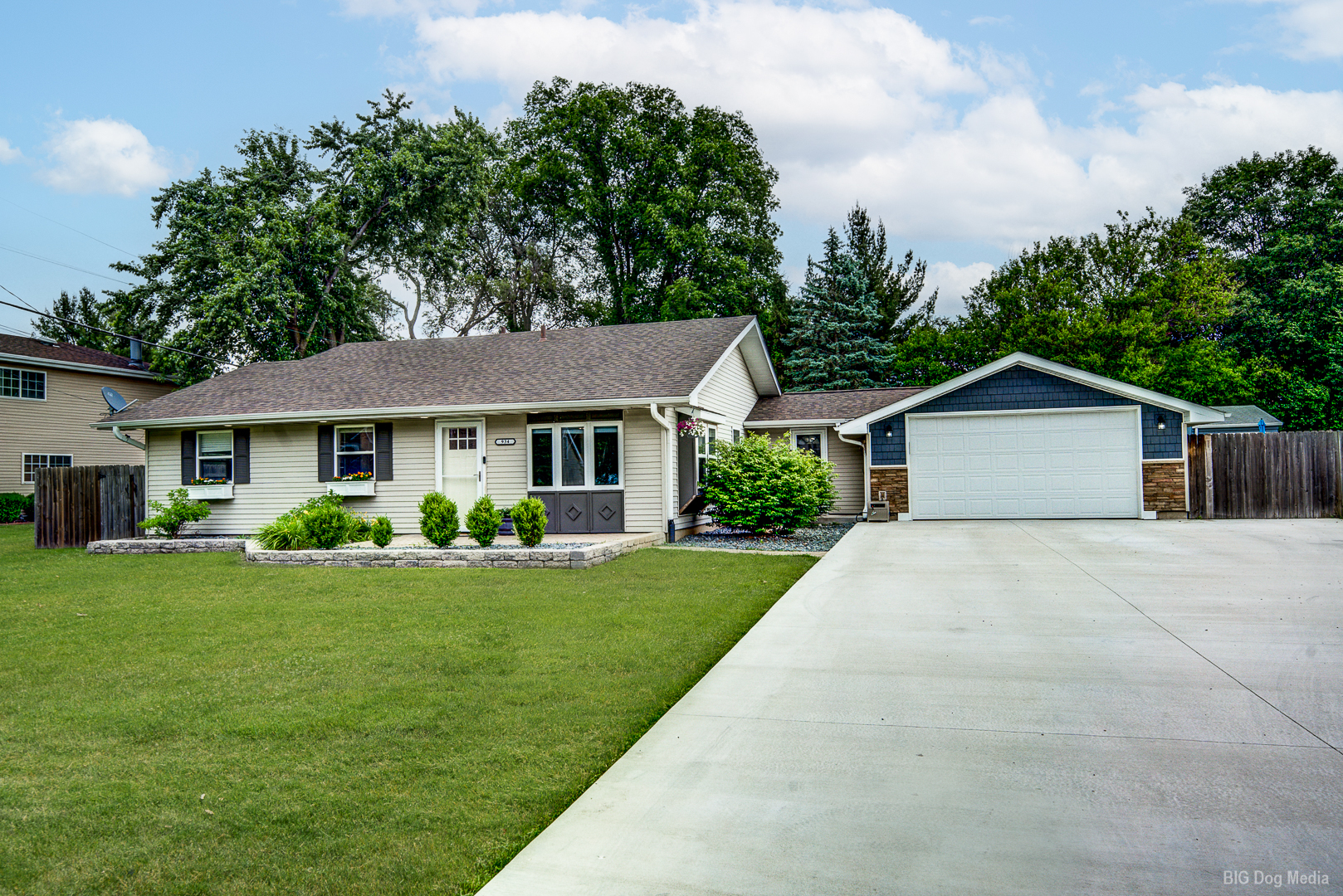 934 OGDEN Road